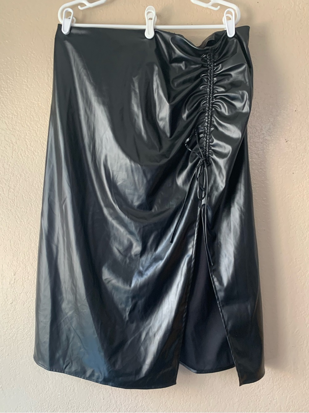 CIDER Black Faux Leather Ruched Y2K Clubwear Whimsigoth Midi Skirt Size 2X NWT - Picture 2 of 6